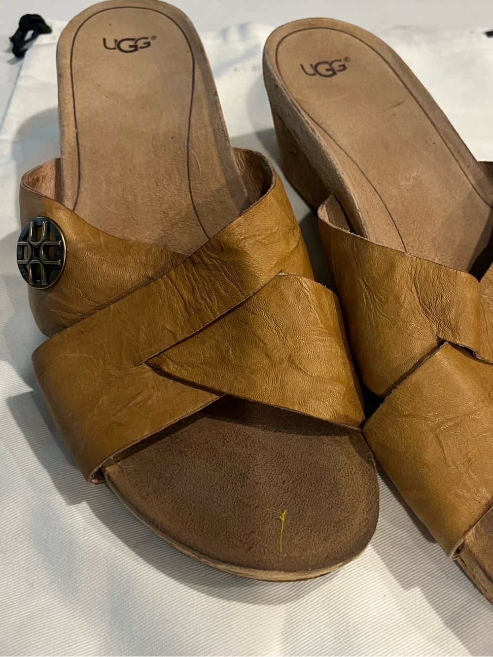 UGG woman’s sandals leather sz 11